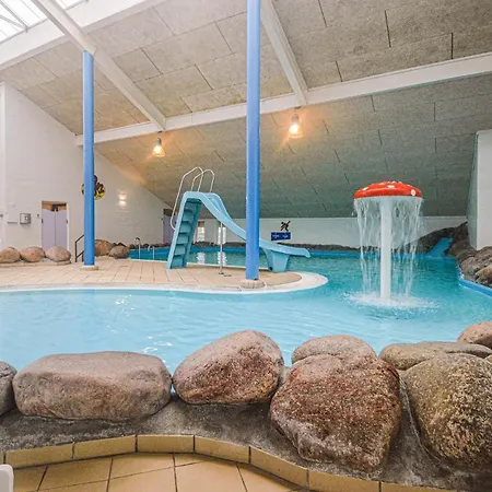 Prázdninový dům 2 Bedroom Cozy In *