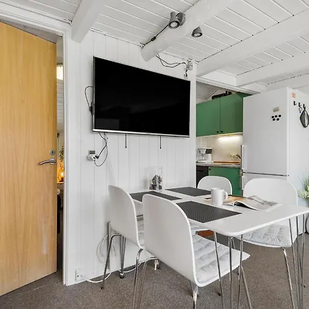 2 Bedroom Cozy In