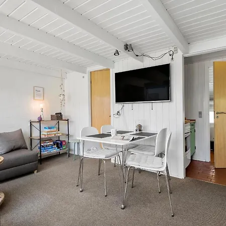2 Bedroom Cozy In Prázdninový dům *